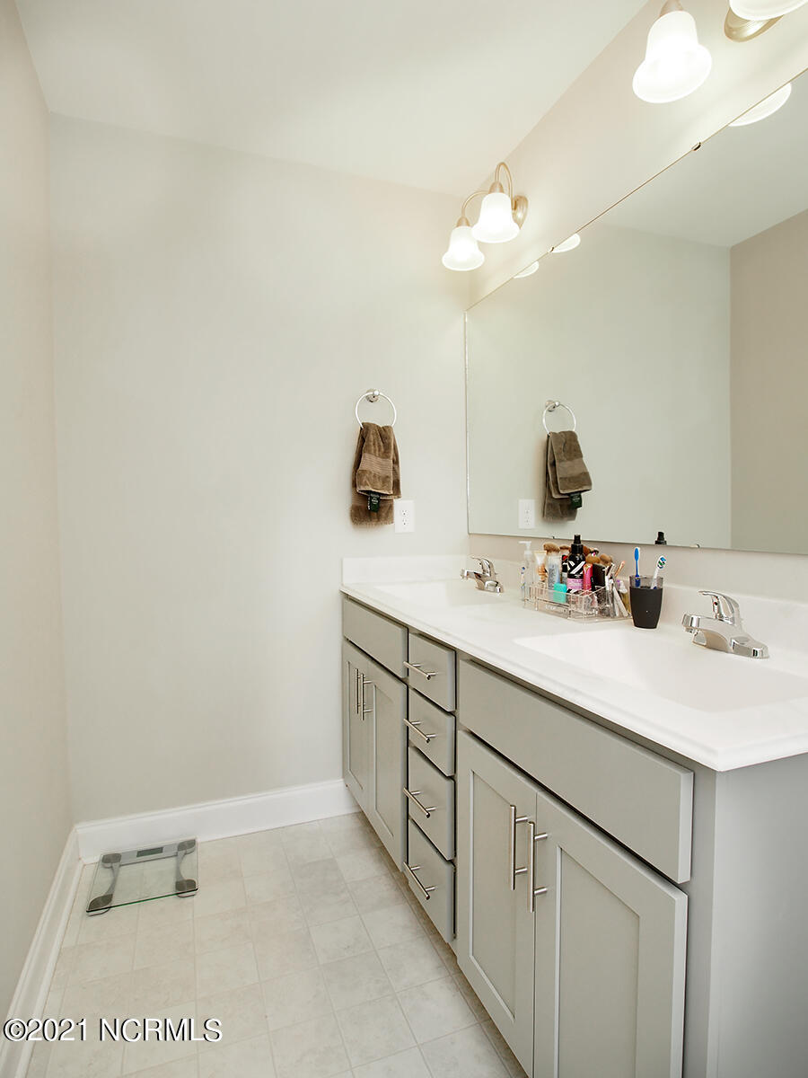 192 Sandy Springs Road Aberdeen, NC 28315 - Photo 31 of 47 master4