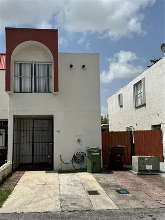 $2,800 | 1074 West 38th Street, Unit 32, Hialeah, FL 33012