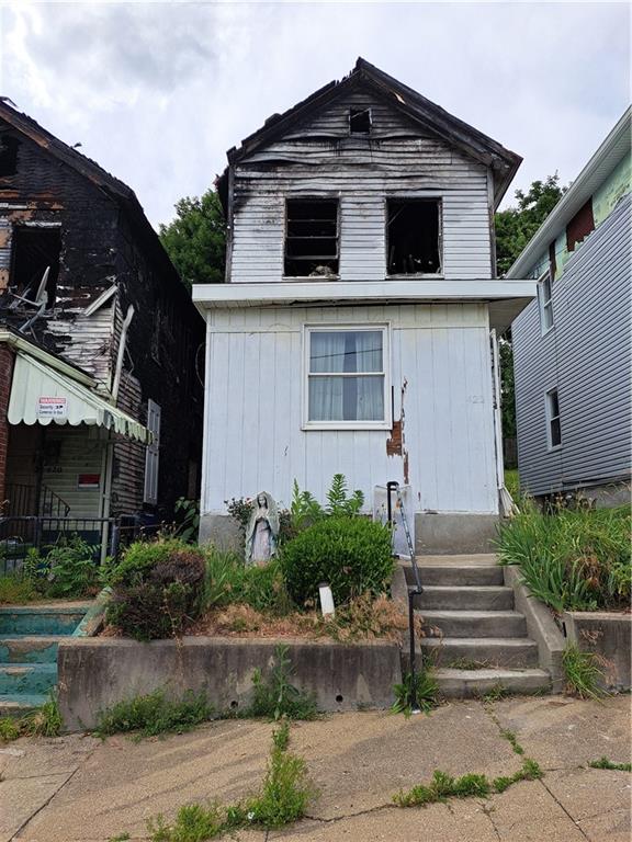422 East Washington Street Rochester, PA 15074 - Photo 1 of 50