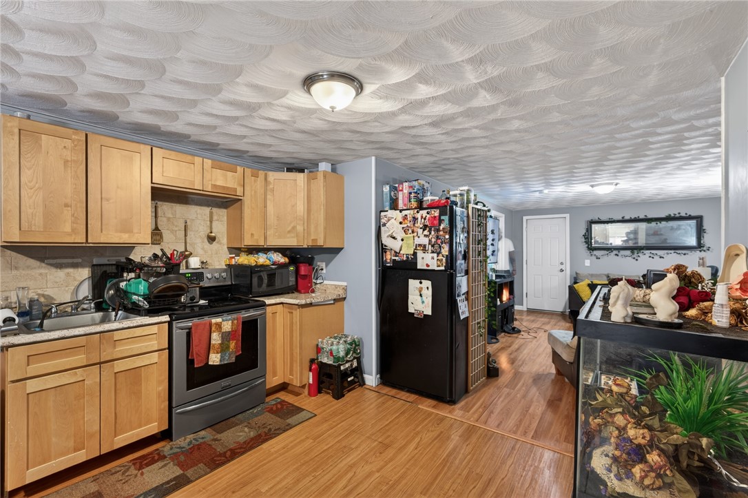 37 Mercy Street Providence, RI 02909 - Photo 5 of 17