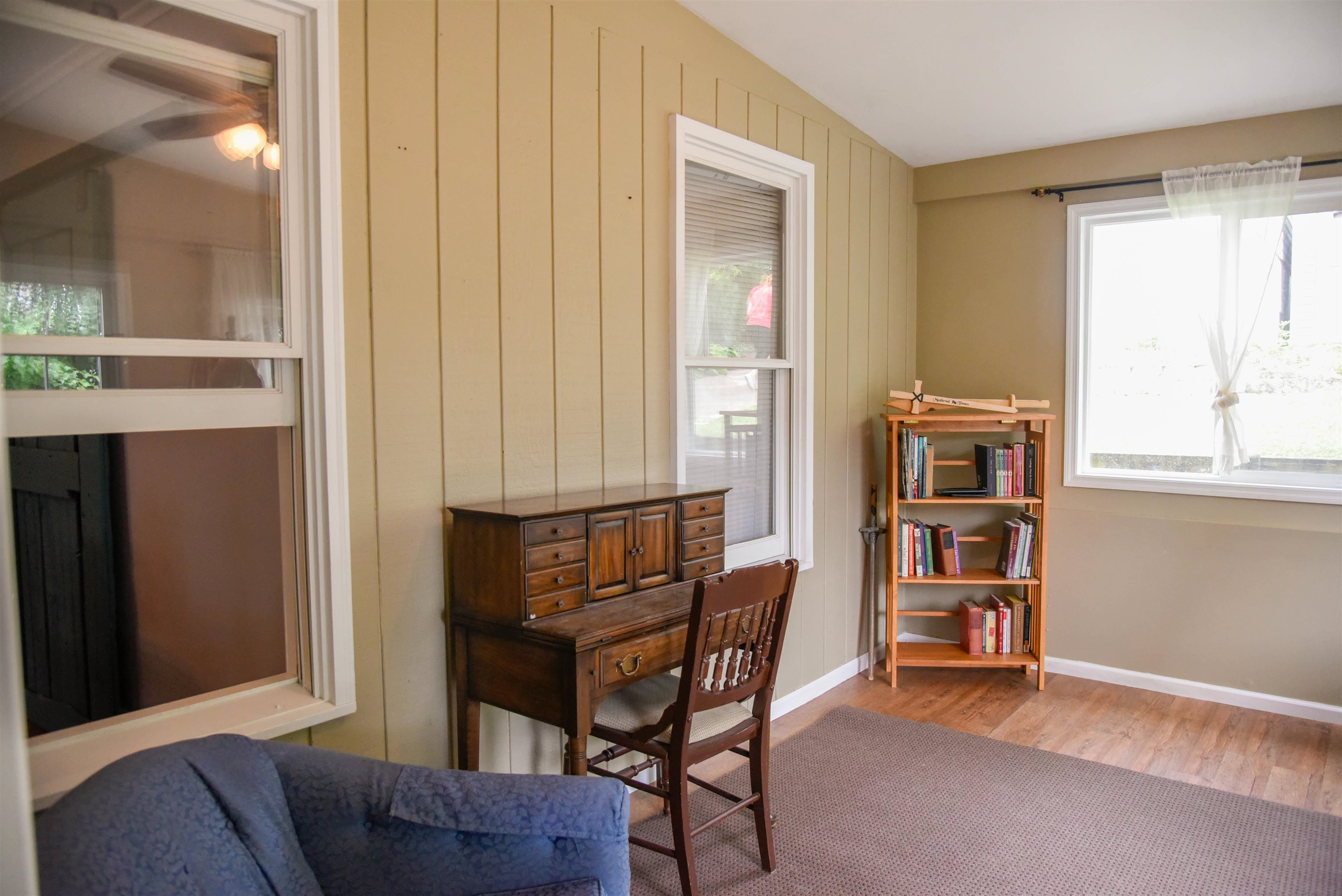 120 North Booth Street Dubuque, IA 52001 - Photo 13 of 26 a view of a livingroom with furniture and window