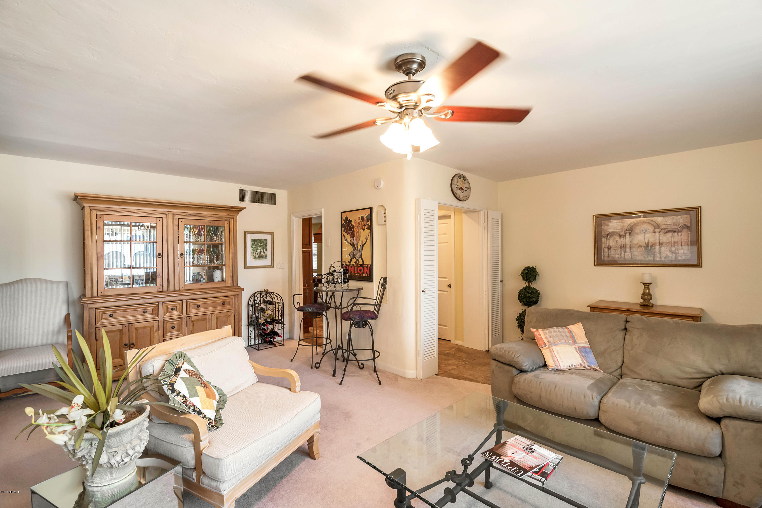 2529 East Cheery Lynn Road Phoenix, AZ 85016 - Photo 5 of 29 Living Room