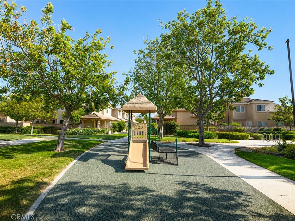 292 Edgemire Lane Simi Valley, CA 93065 - Photo 41 of 45