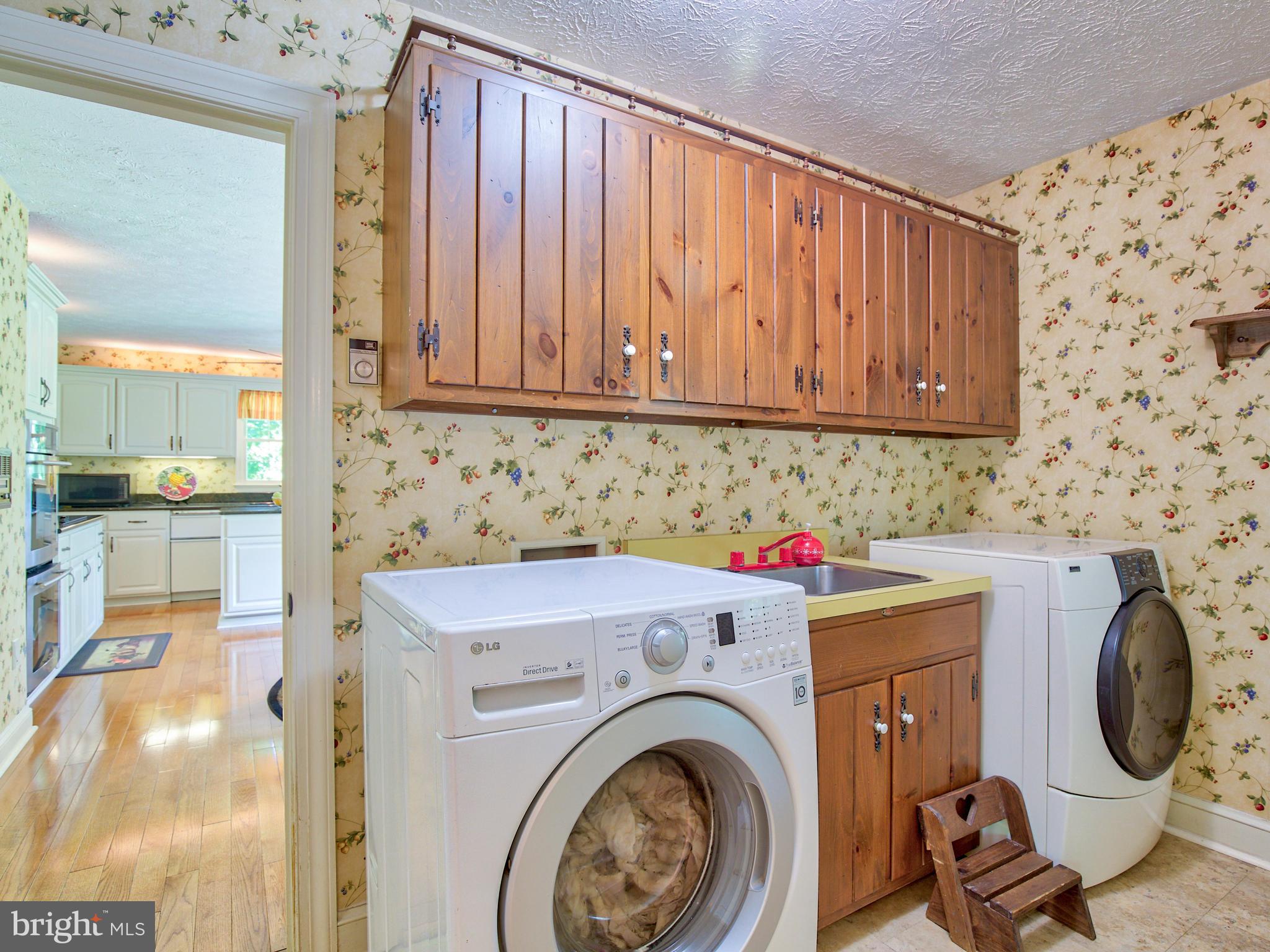 2469 Jones Road Winchester, VA 22602 - Photo 23 of 47 Laundry off kitchen