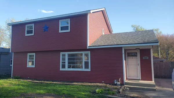 $2,800 | 4517 Parkway Avenue, McHenry, IL 60050