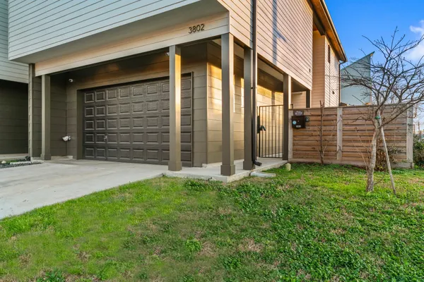 $529,999 | 3802 Commerce Street, Houston, TX 77003