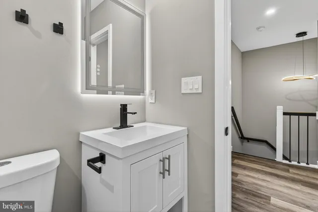 $230,000 | 2927 Ellicott Driveway, Baltimore, MD 21216