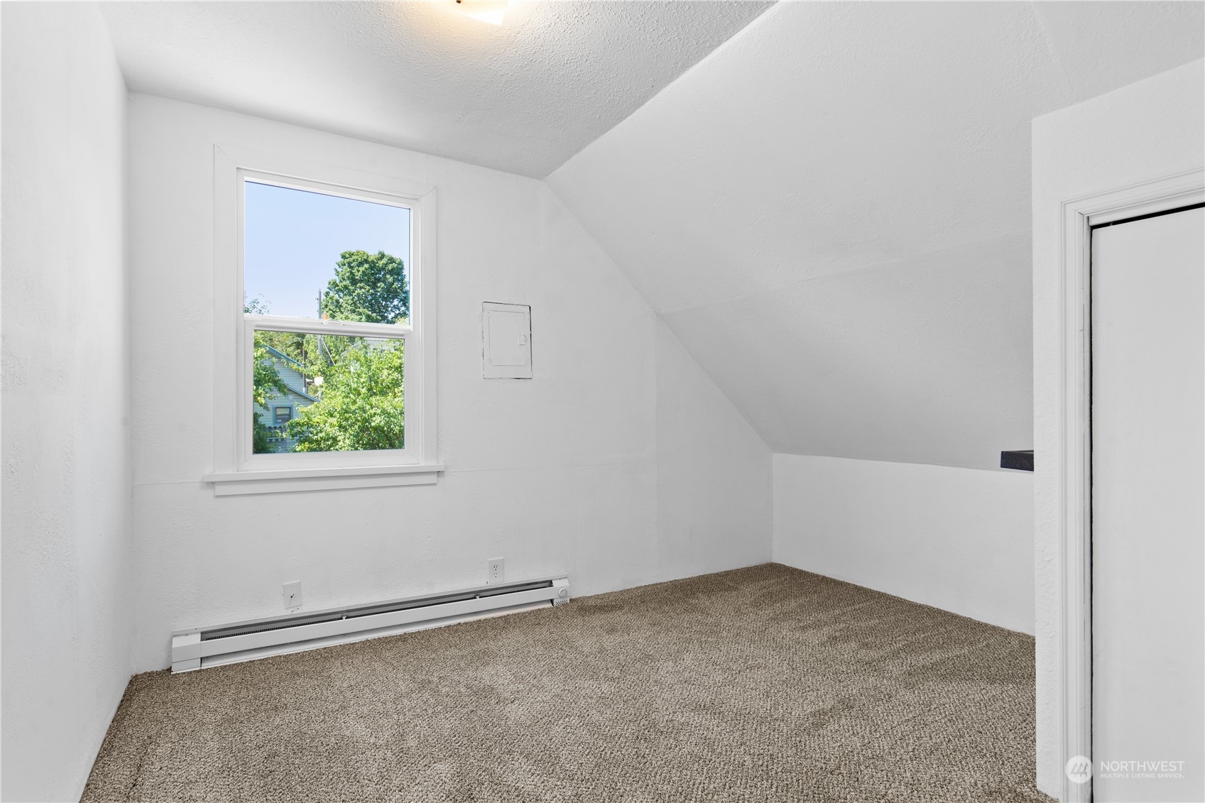 4119 Midvale Avenue North Seattle, WA 98103 - Photo 24 of 38 Gallery Image 24