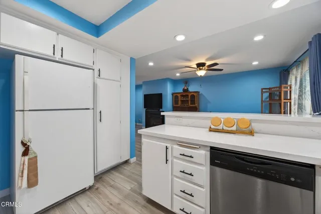 $599,000 | 699 County Square Drive, Unit 2, Ventura, CA 93003