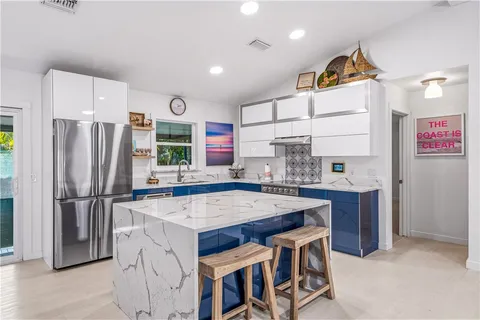 $949,900 | 670 Cypress Road, Vero Beach, FL 32963