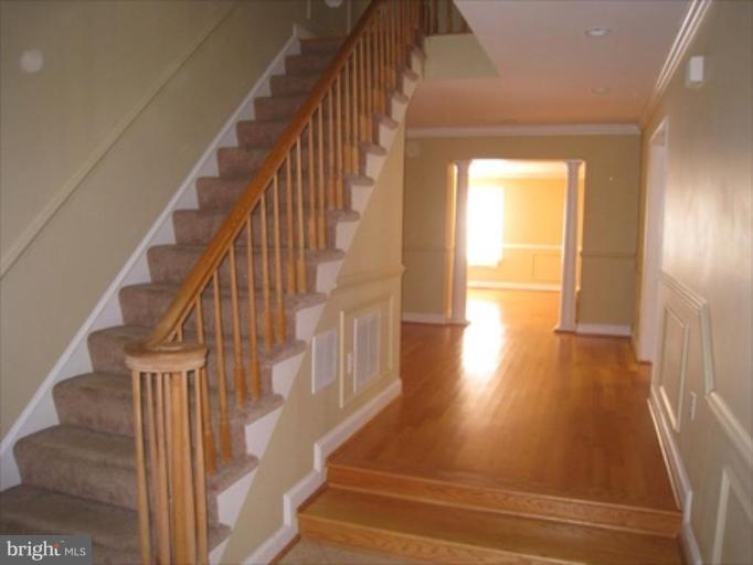 4399 Chapeldale Road Randallstown, MD 21133 - Photo 4 of 27 Entrance / Foyer