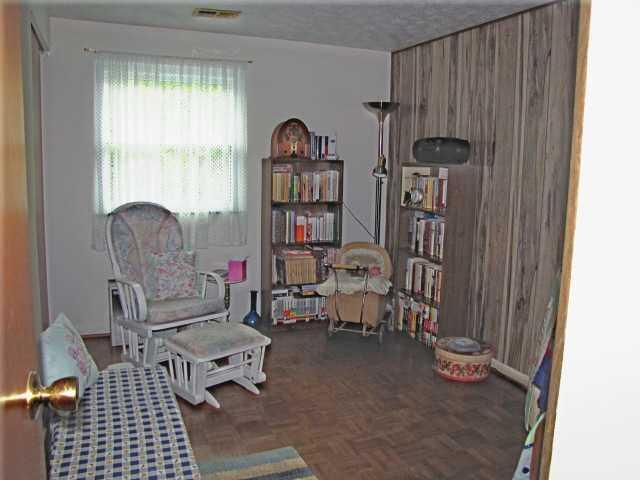 2893 Ronda Road Columbus, OH 43232 - Photo 11 of 12 Gallery Image 11