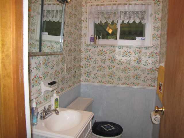 2893 Ronda Road Columbus, OH 43232 - Photo 8 of 12 Gallery Image 8