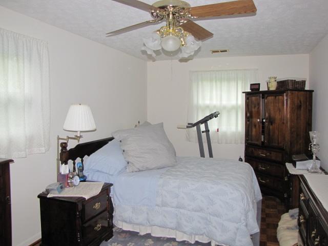 2893 Ronda Road Columbus, OH 43232 - Photo 9 of 12 Gallery Image 9