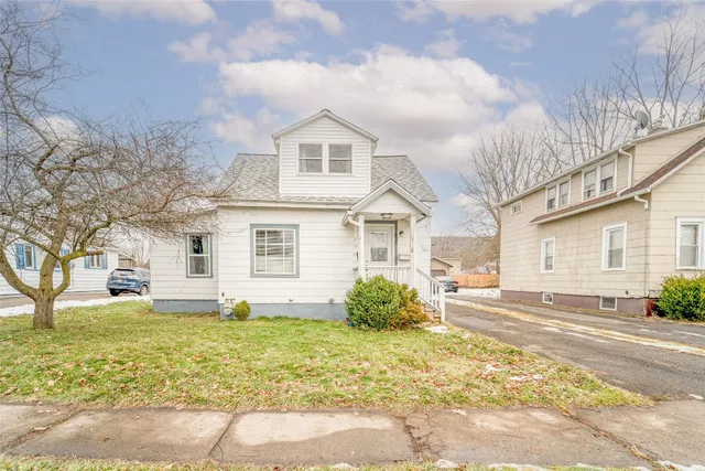 $1,700 | 425 Clayton Avenue, Vestal, NY 13850