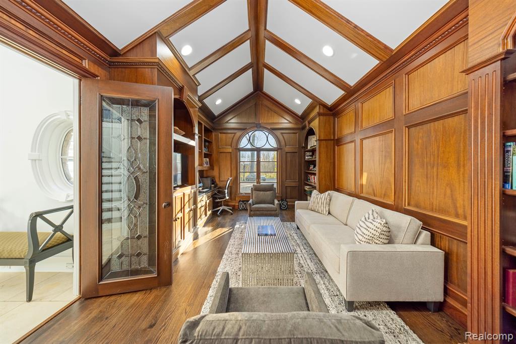 4326 Commerce Road West Bloomfield, MI 48324 - Photo 6 of 75