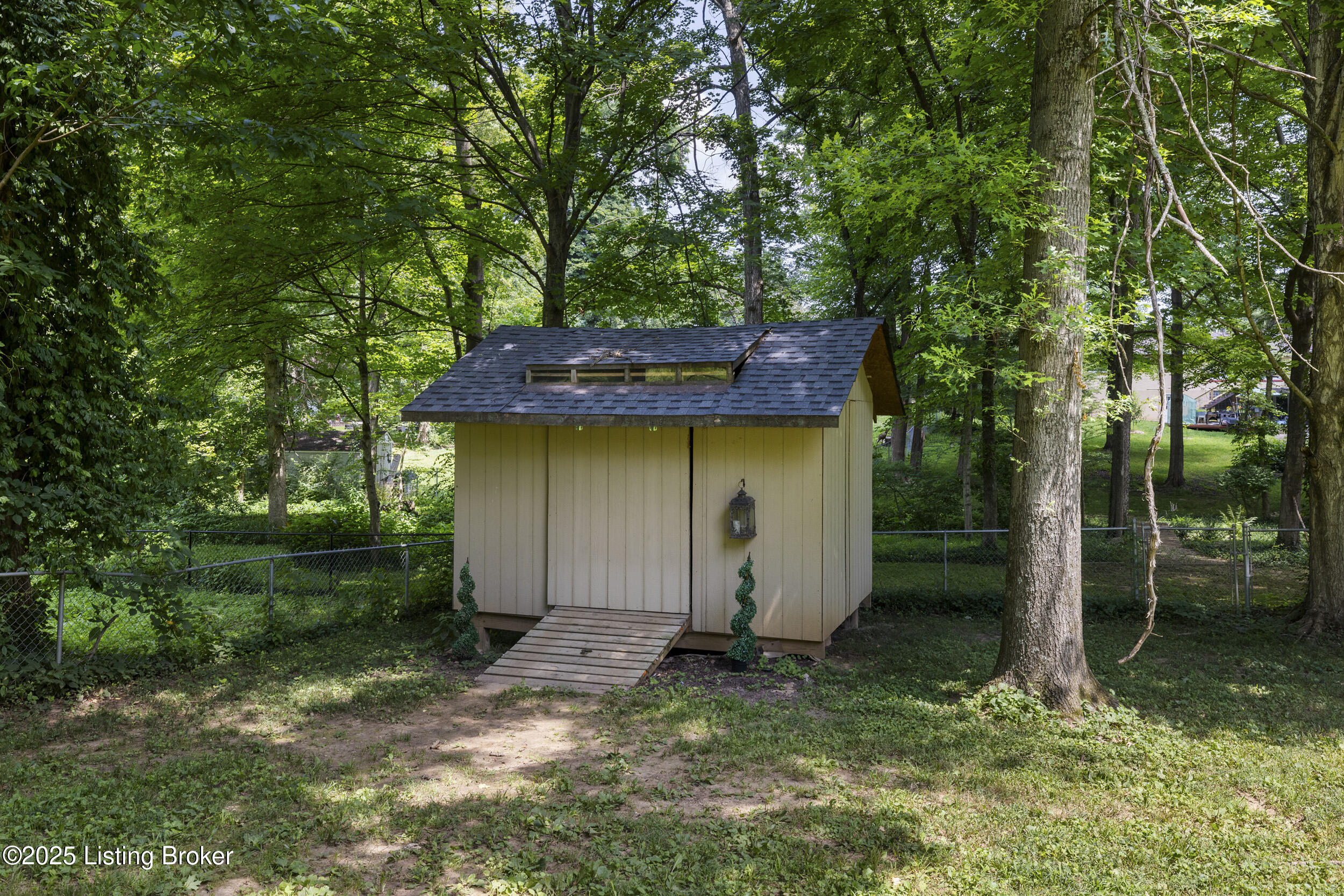 4221 Dolphin Road Louisville, KY 40220 - Photo 50 of 56 Shed