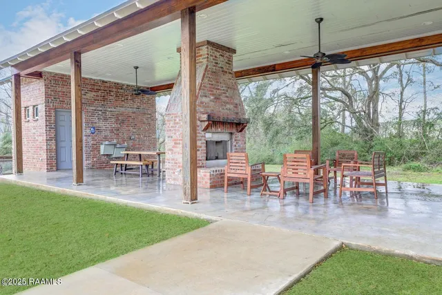 $882,648 | 105 Reservoir Road, Broussard, LA 70518