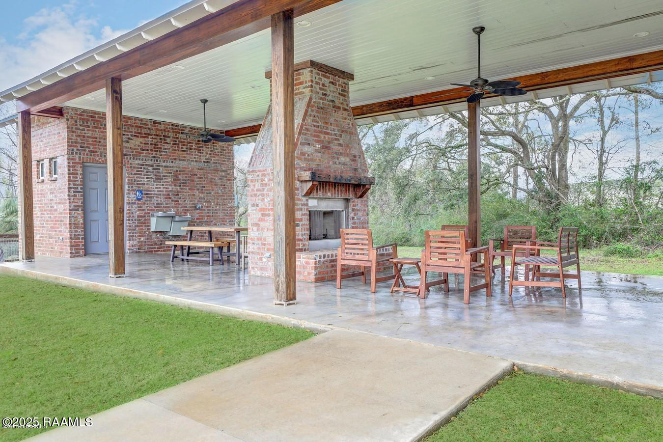 105 Reservoir Road Broussard, LA 70518 - Photo 3 of 11 105 Reservoir Rd-3