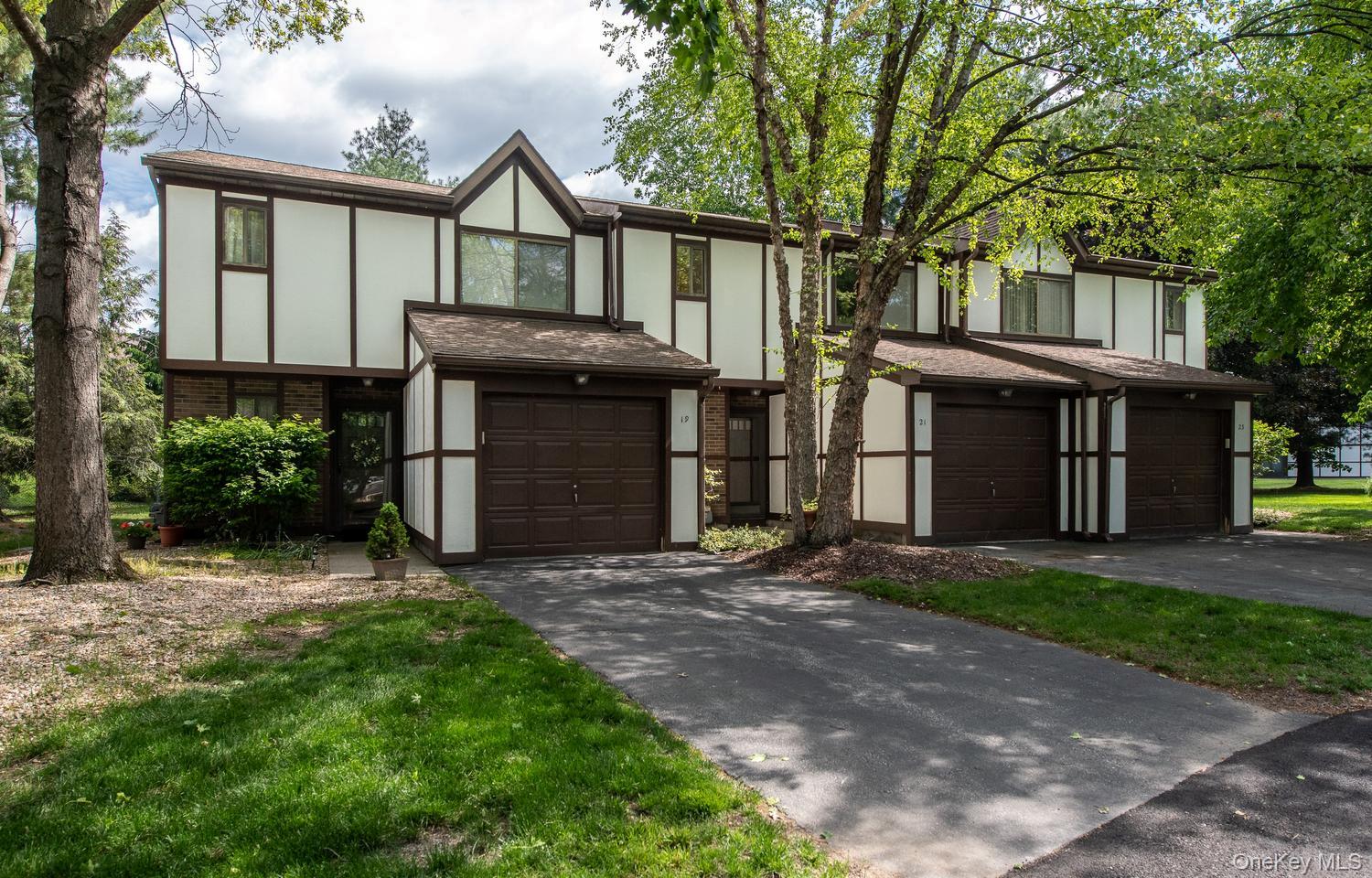 21 Topaz Run Poughkeepsie, NY 12603 - Photo 2 of 26 One car garage
