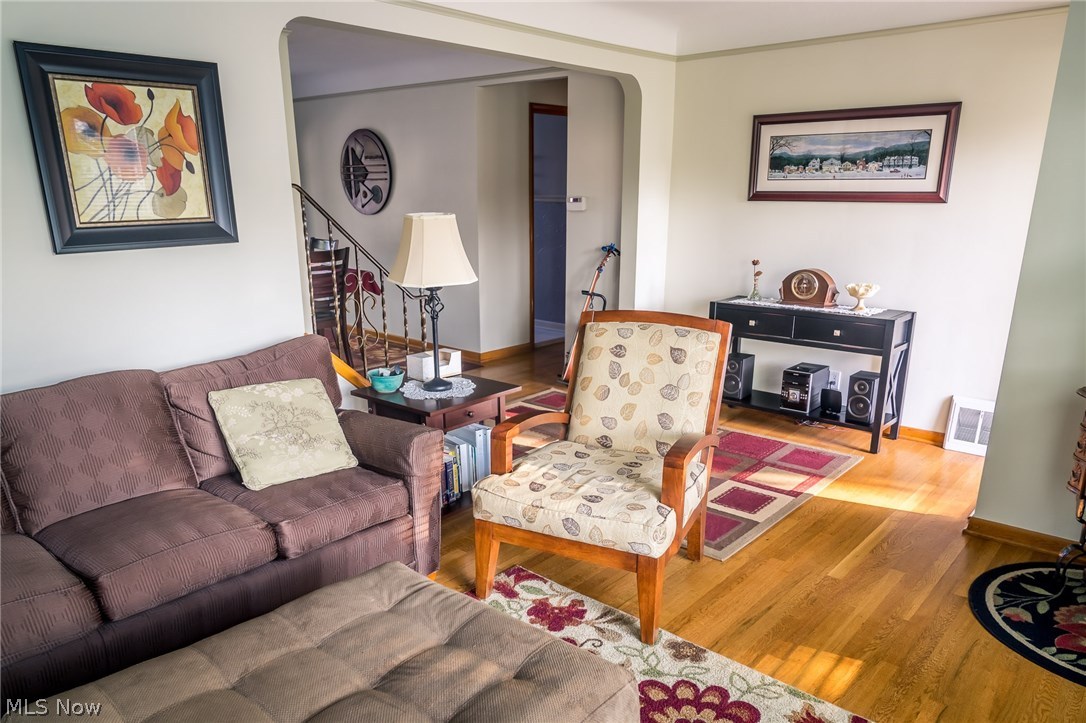 1679 Lyndhurst Road Lyndhurst, OH 44124 - Photo 4 of 35