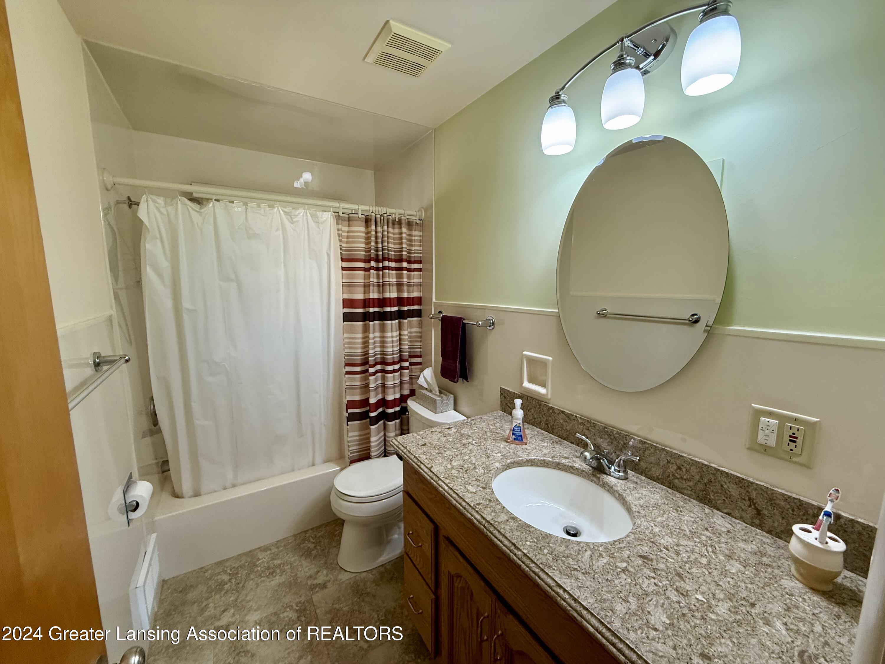2220 North Eifert Road Holt, MI 48842 - Photo 12 of 39 IMG_0811