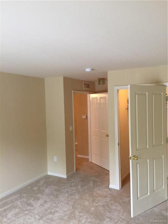 4035 Hampton Ridge Boulevard Howell, MI 48843 - Photo 7 of 22