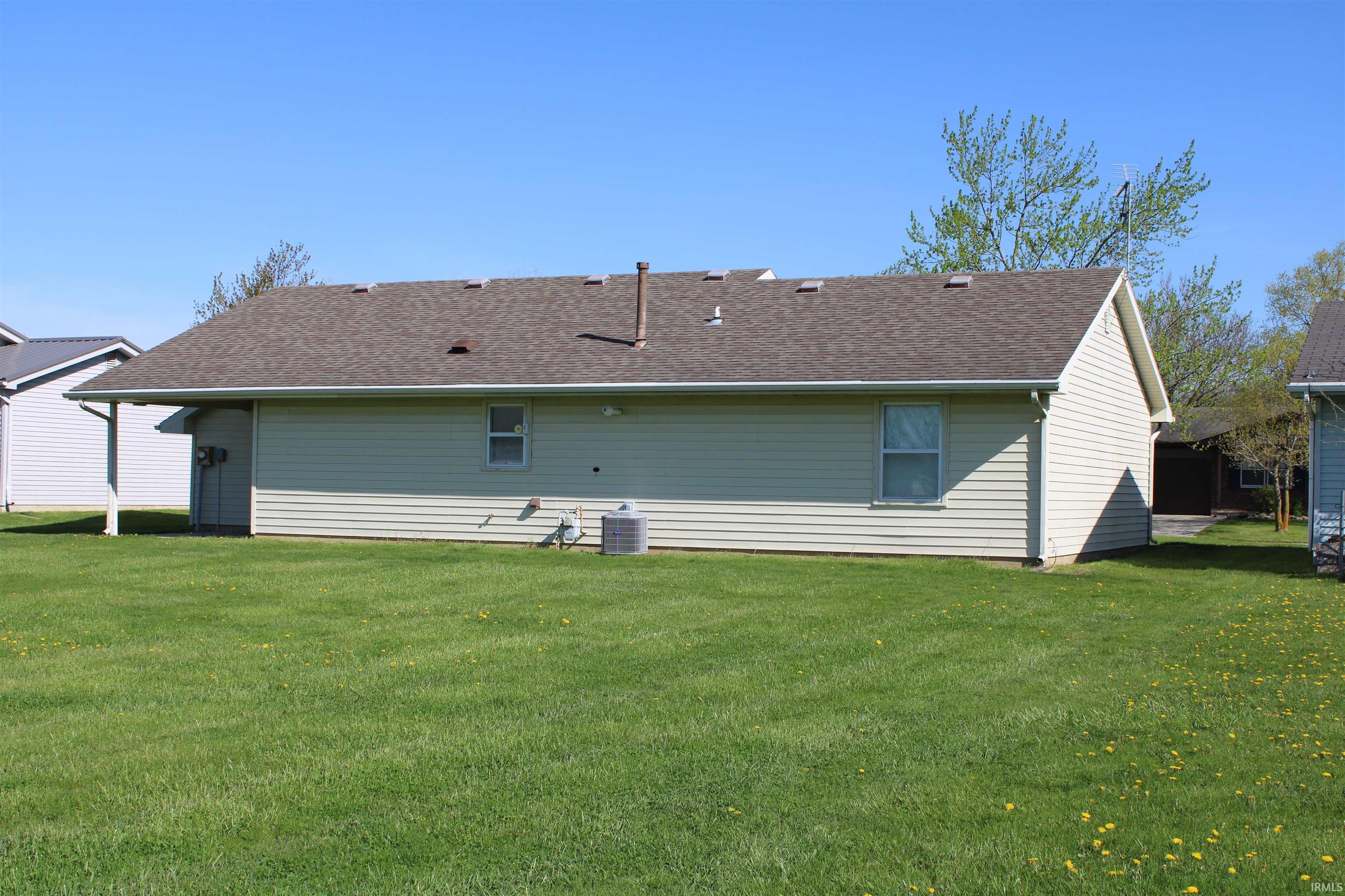 318 Wind Ridge Trail Berne, IN 46711 - Photo 5 of 22 Gallery Image 5