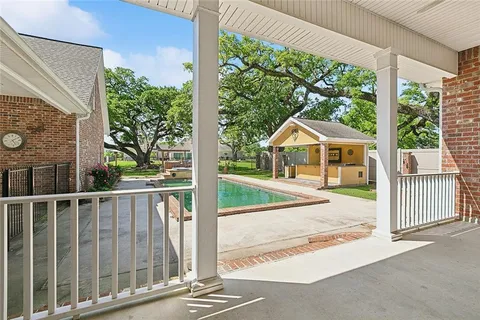 $799,900 | 161 Avenue Of Oaks, Destrehan, LA 70047