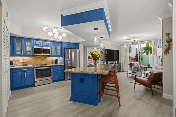 $4,000 | 600 South Dixie Highway, Unit 544, West Palm Beach, FL 33401