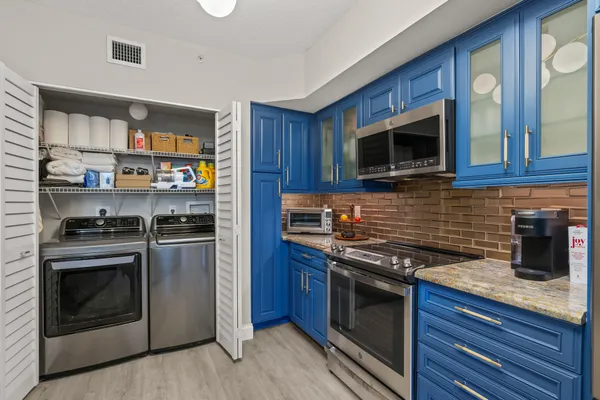 $4,000 | 600 South Dixie Highway, Unit 544, West Palm Beach, FL 33401
