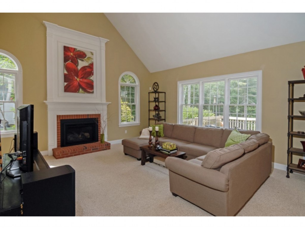 16 Newfane Road Bedford, NH 03110 - Photo 17 of 35