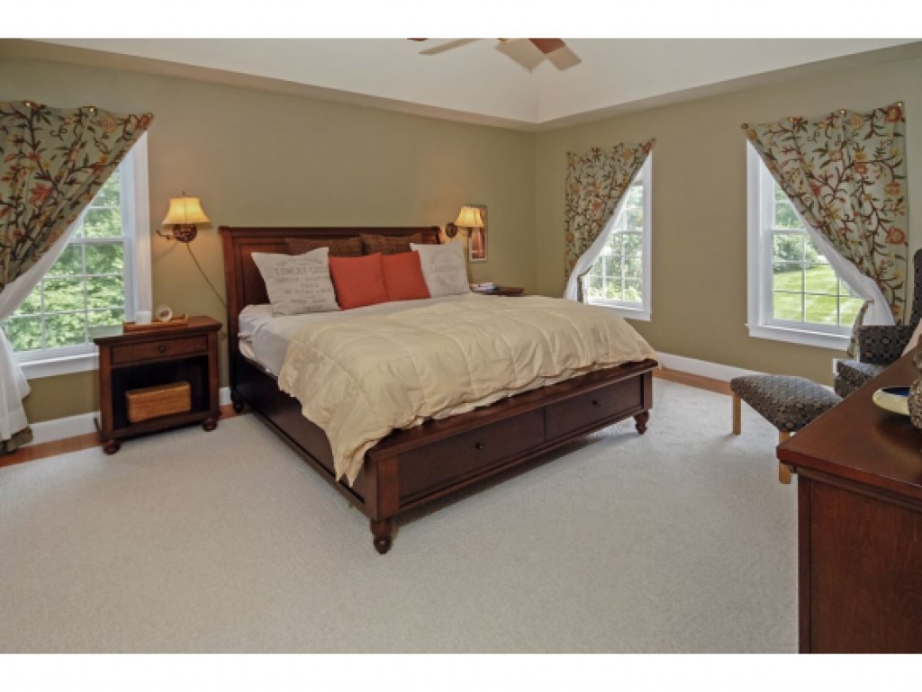 16 Newfane Road Bedford, NH 03110 - Photo 20 of 35