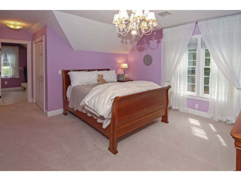 16 Newfane Road Bedford, NH 03110 - Photo 22 of 35