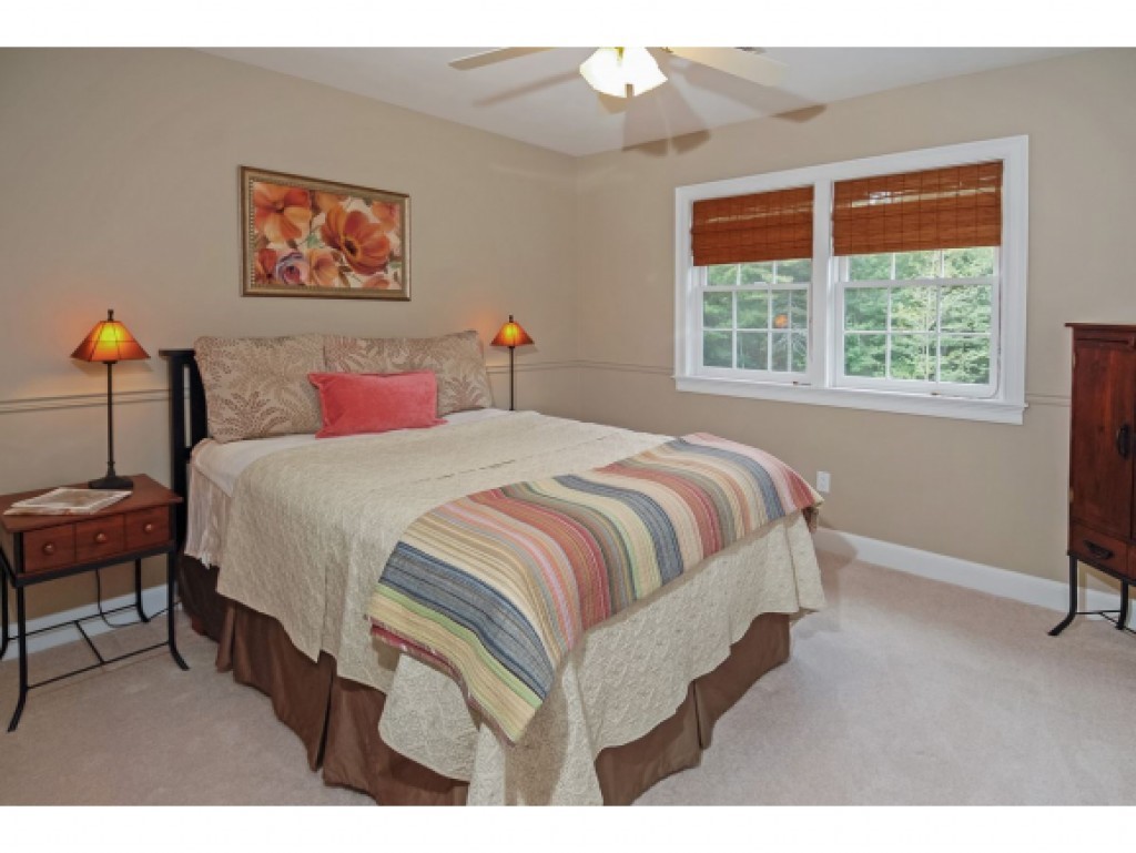 16 Newfane Road Bedford, NH 03110 - Photo 24 of 35