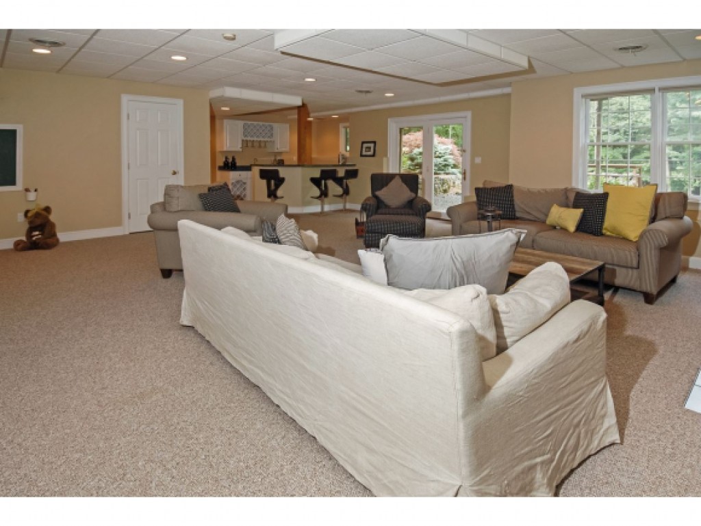 16 Newfane Road Bedford, NH 03110 - Photo 25 of 35