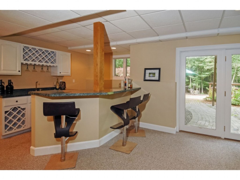 16 Newfane Road Bedford, NH 03110 - Photo 27 of 35