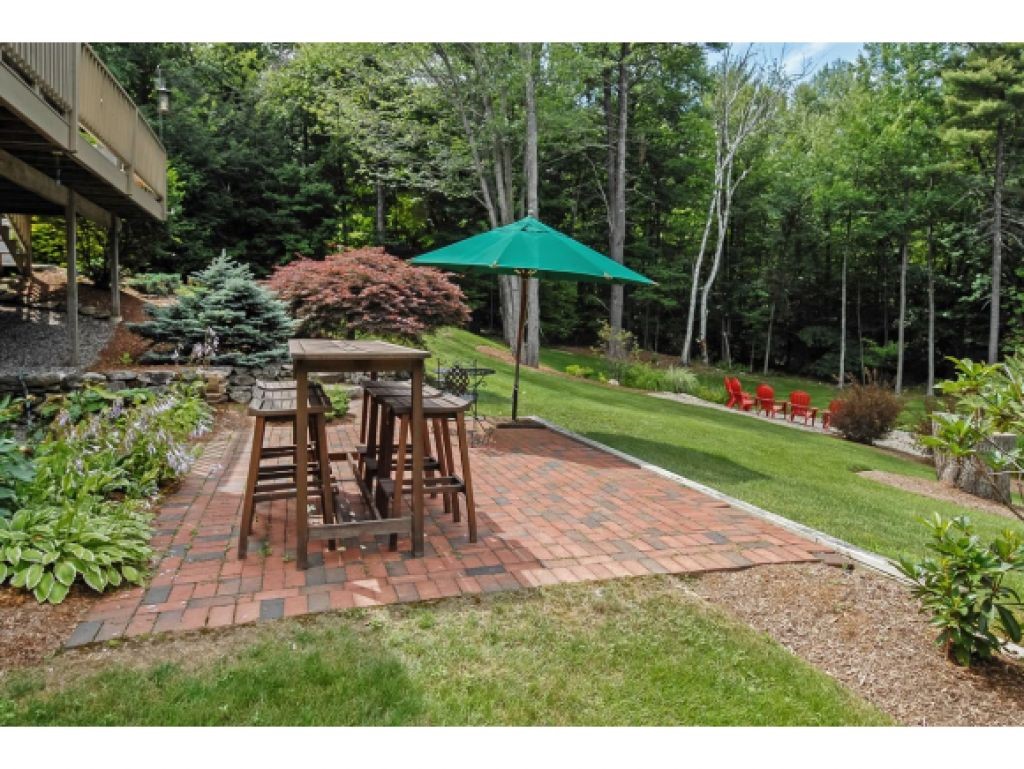 16 Newfane Road Bedford, NH 03110 - Photo 31 of 35