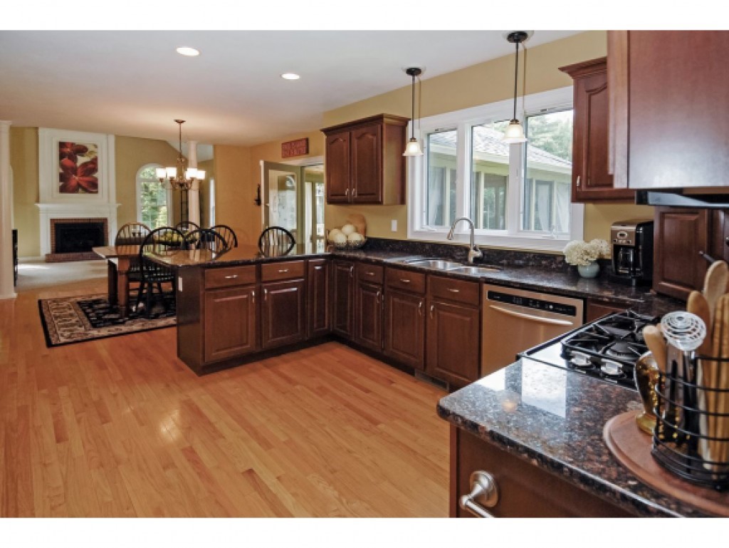 16 Newfane Road Bedford, NH 03110 - Photo 10 of 35