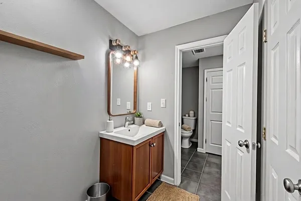 $160,000 | 9850 Pagewood Lane, Unit 405, Houston, TX 77063