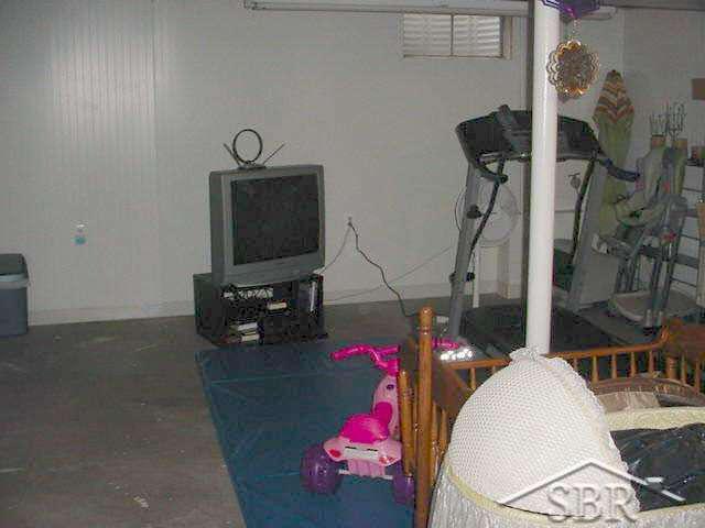 231 Churchgrove Road Frankenmuth, MI 48734 - Photo 11 of 12 20036536-10.JPG