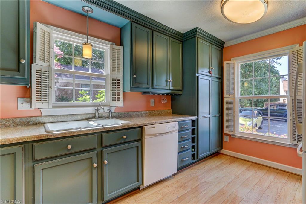 4932 Tower Road, Unit A Greensboro, NC 27410 - Photo 4 of 24 Kitchen
