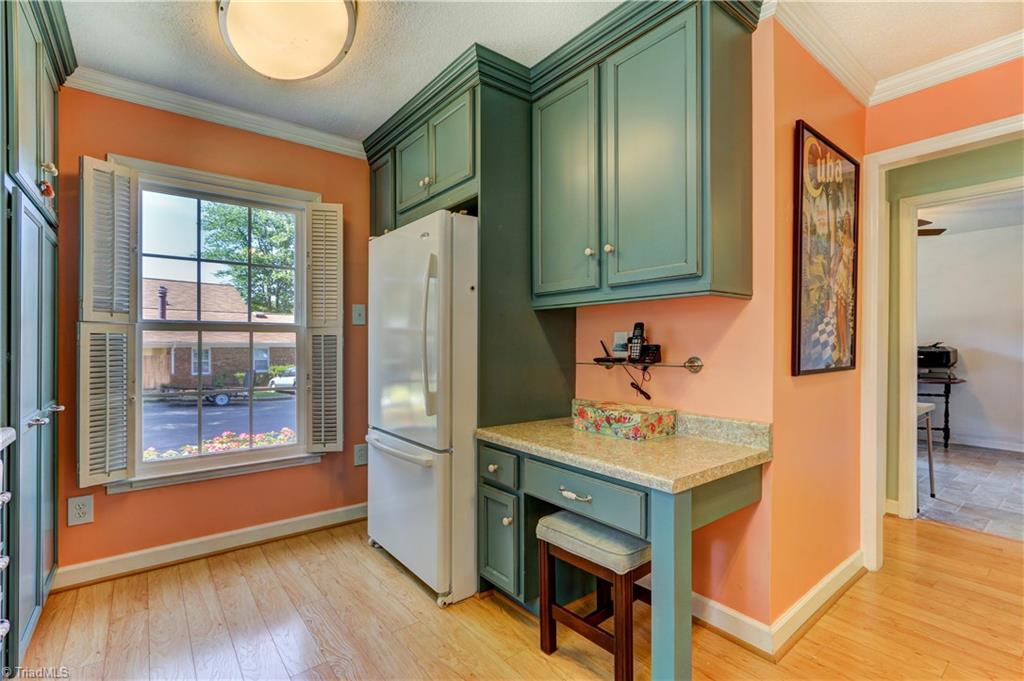 4932 Tower Road, Unit A Greensboro, NC 27410 - Photo 5 of 24 Kitchen