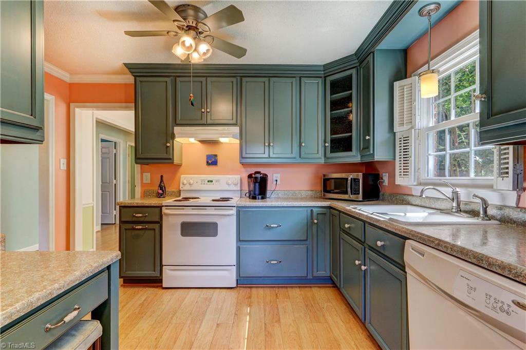 4932 Tower Road, Unit A Greensboro, NC 27410 - Photo 6 of 24 Kitchen