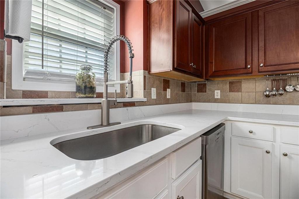 213 Overlook Court Dallas, GA 30157 - Photo 11 of 46