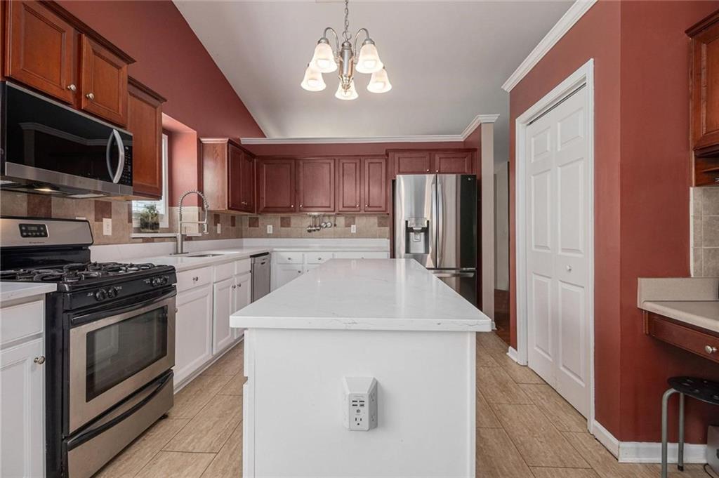 213 Overlook Court Dallas, GA 30157 - Photo 13 of 46