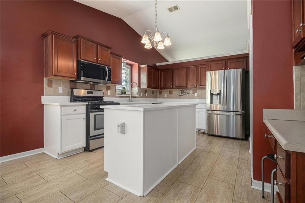 213 Overlook Court Dallas, GA 30157 - Photo 10 of 46