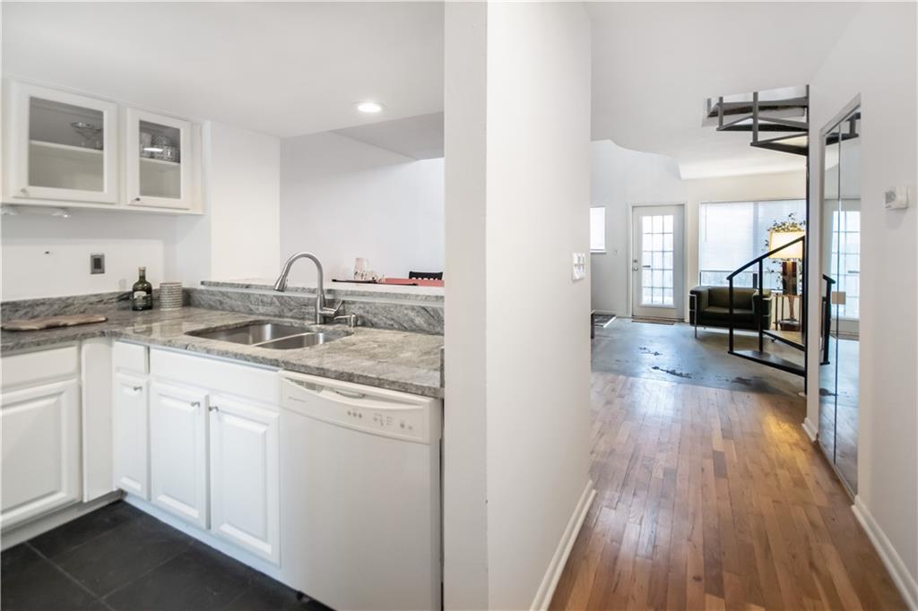 19 Finch Trail Northeast Atlanta, GA 30308 - Photo 2 of 30