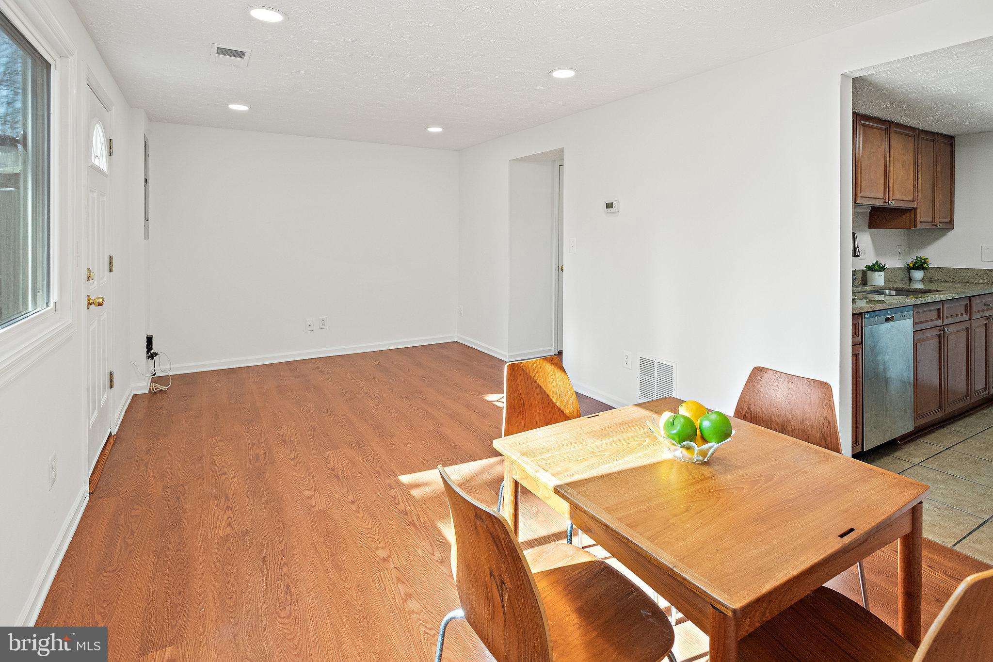 3603 Wharf Lane Triangle, VA 22172 - Photo 14 of 38