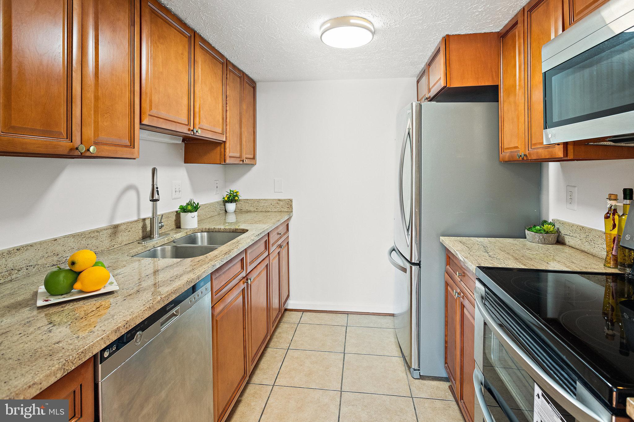 3603 Wharf Lane Triangle, VA 22172 - Photo 15 of 38